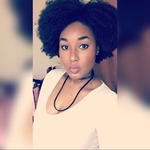 Meet your Posher, Adrianna